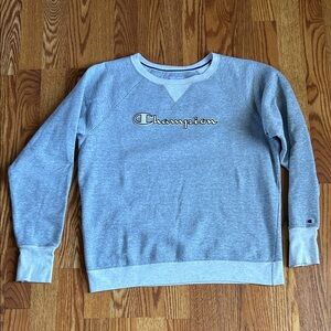 Champion Women’s Crewneck Gray Sweater Size Large